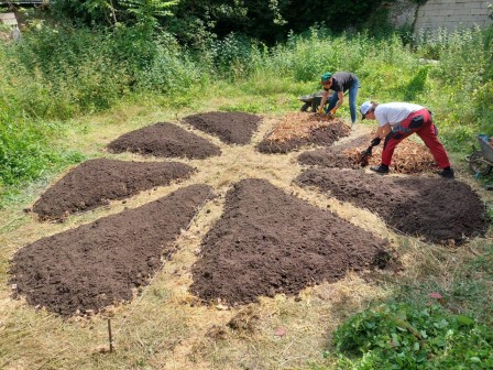 Ramona Strachinaru et une autre bénévole, Joana Zimmerman. DR