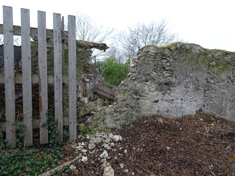 Brêche avant restauration, côté passage